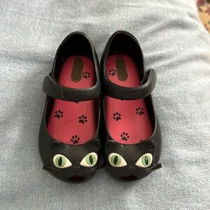 Mini Melissa Cat Shoes, size 9